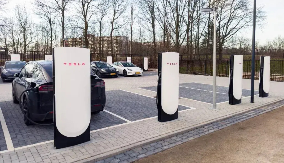 Tesla, Supercharger addio, ed Elon si arrabbia e denuncia "corruzione"