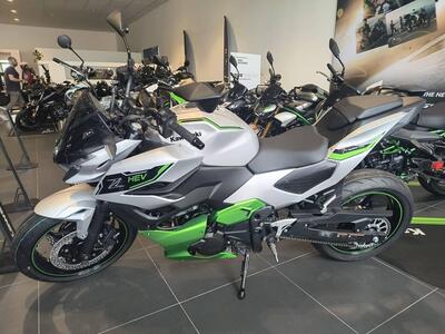 Kawasaki Z7 Hybrid (2024 - 25) usata