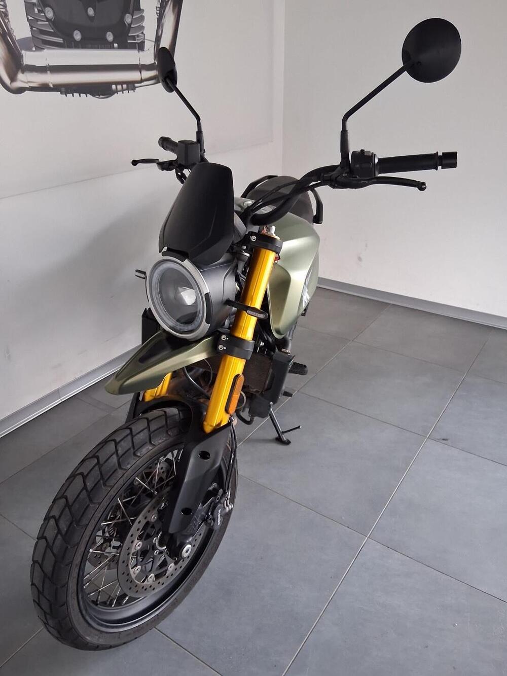Moto Morini SEIEMMEZZO SCR (2022 - 26) (2)