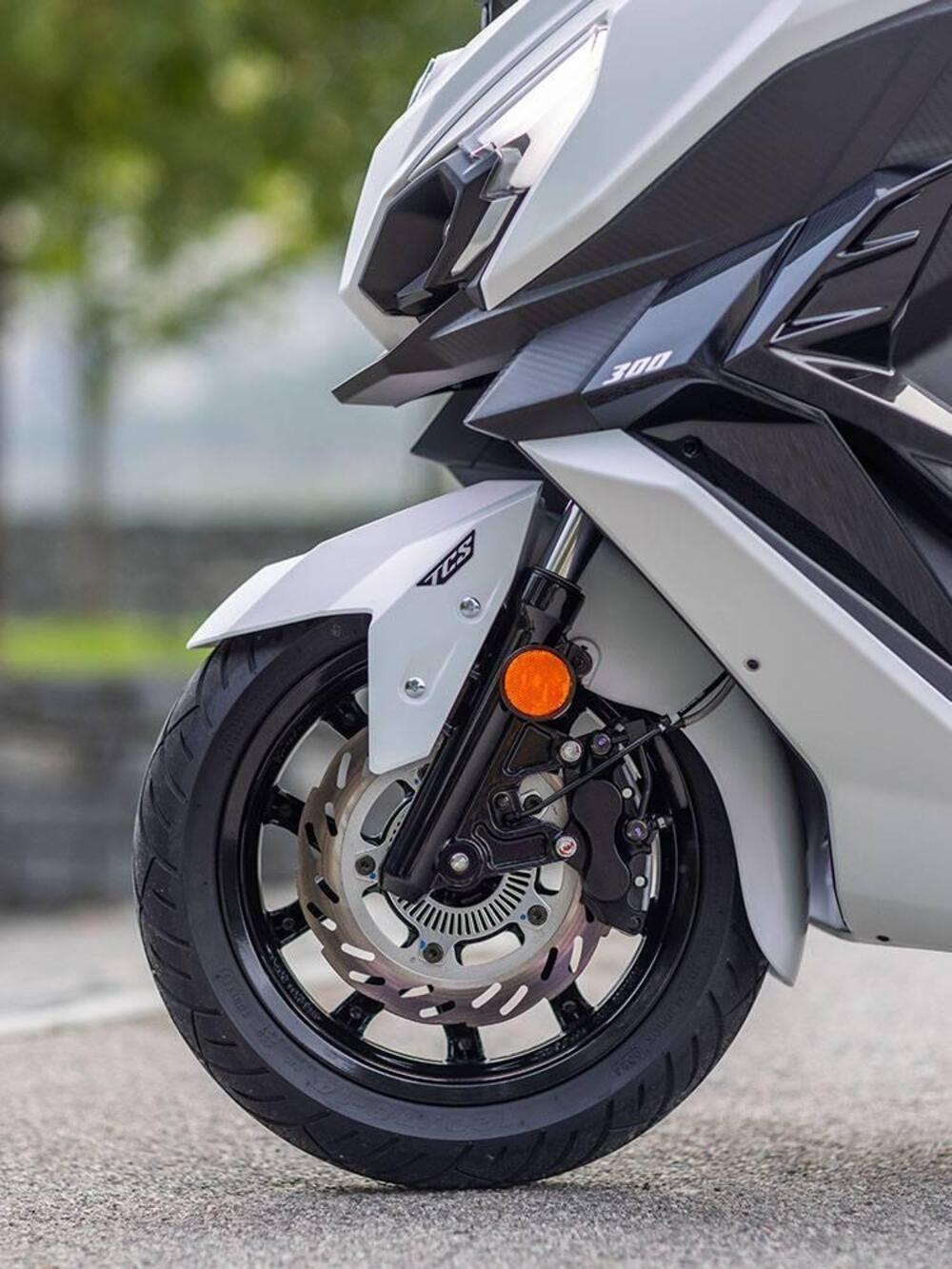 Sym Cruisym 300 E5+ (2025) (4)