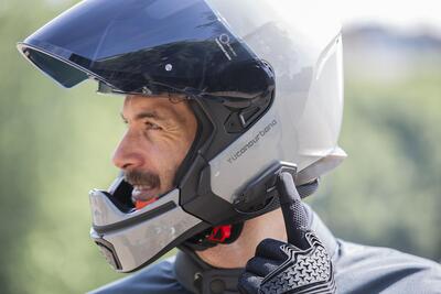 Hyperlink: il primo casco integrale (ma con mentoniera removibile) firmato Tucano Urbano