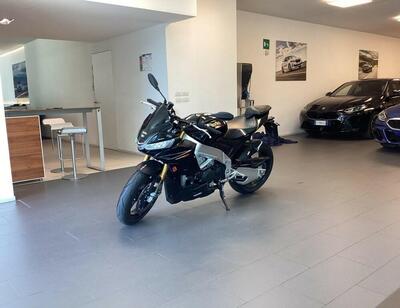 Aprilia Tuono V4 Factory (2021 - 24) usata