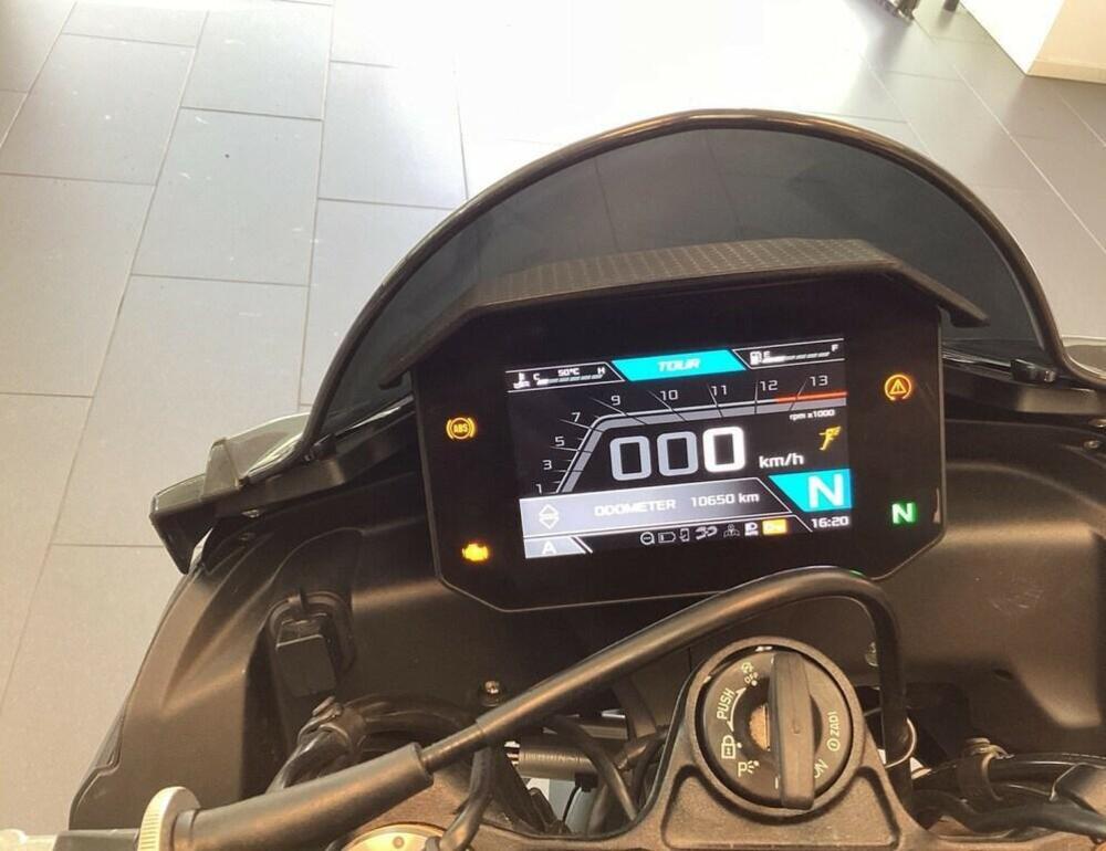 Aprilia Tuono V4 Factory (2021 - 24) (11)