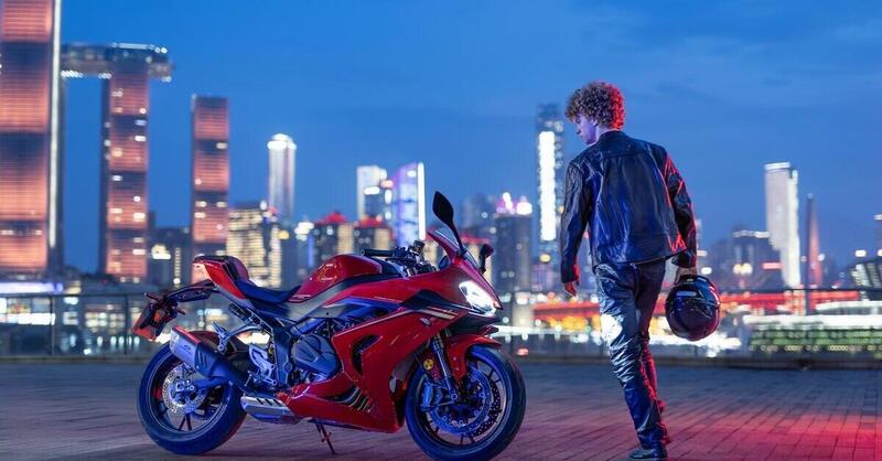 SRK800RR: la sportiva di QJ Motor si rinnova