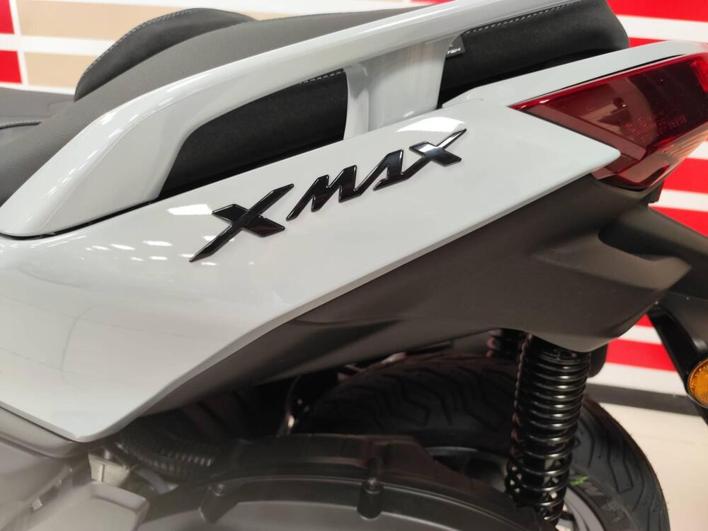 Yamaha X-Max 300 Tech Max (2025 - 26) (2)