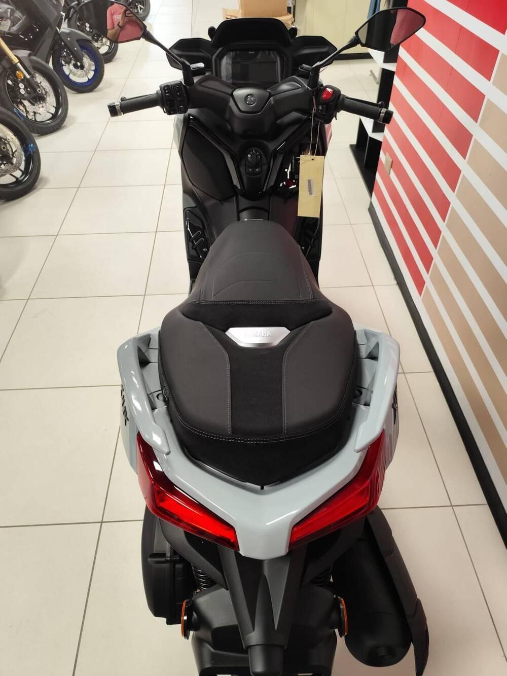 Yamaha X-Max 300 Tech Max (2025 - 26) (5)