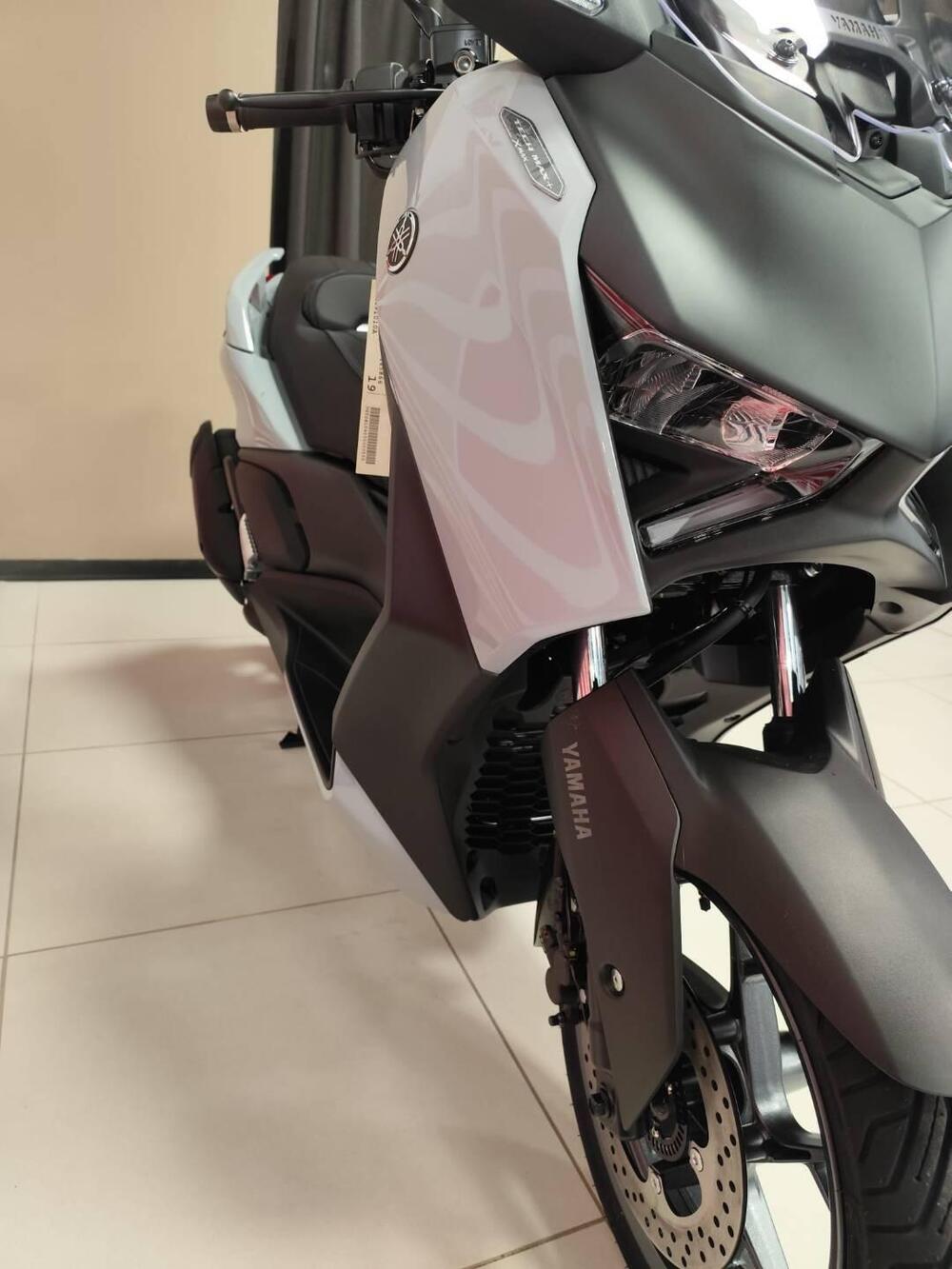 Yamaha X-Max 300 Tech Max (2025 - 26) (8)