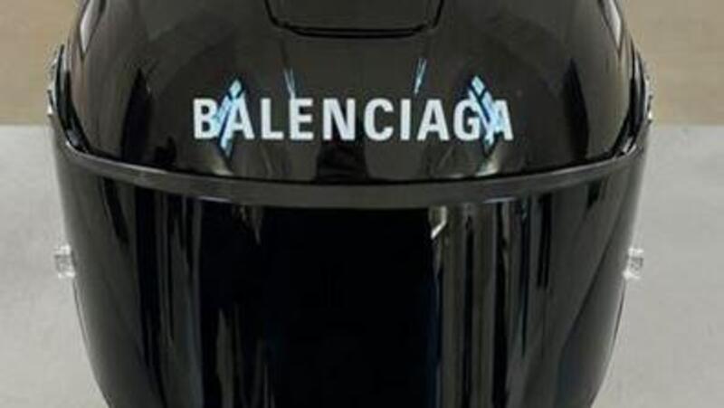 Un Alpinestars SuperTech R10 firmato Balenciaga! Quanto coster&agrave;?