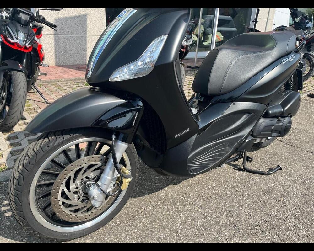 Piaggio Beverly 300 i.e. Police ABS-ASR (2017 - 20) (9)