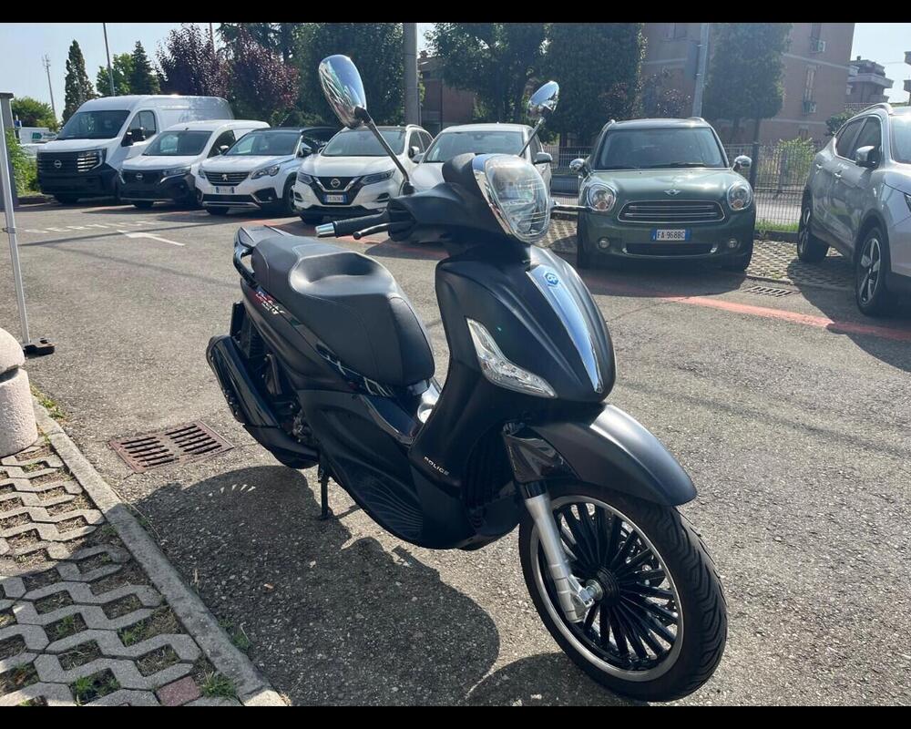 Piaggio Beverly 300 i.e. Police ABS-ASR (2017 - 20) (3)
