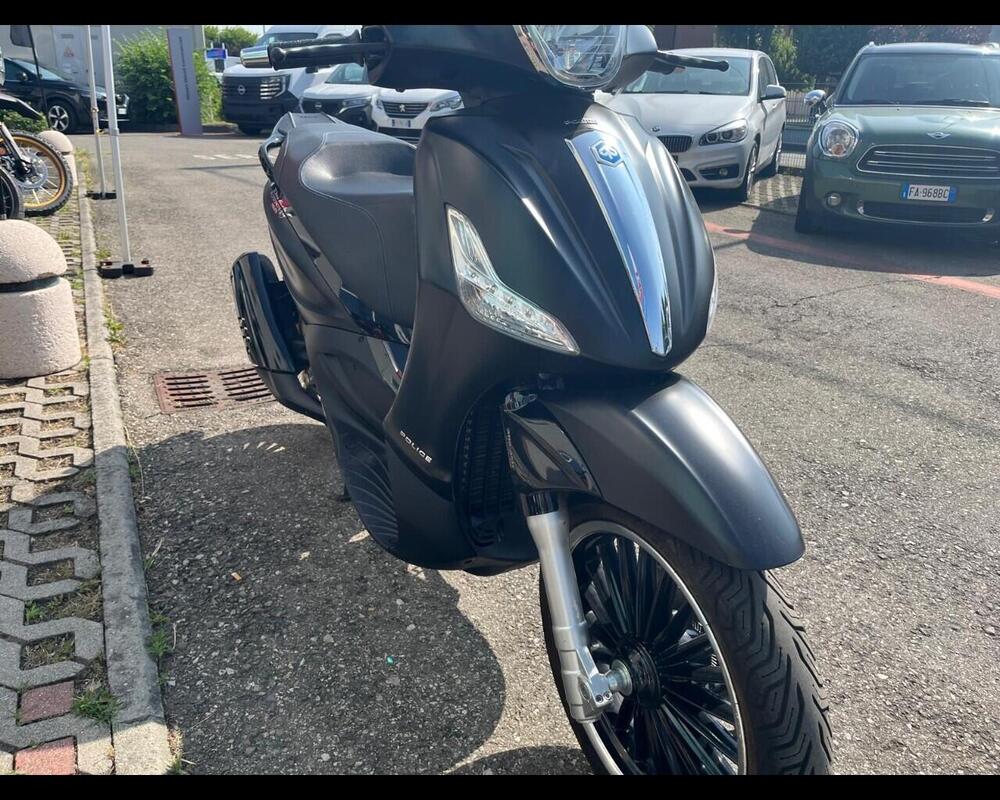 Piaggio Beverly 300 i.e. Police ABS-ASR (2017 - 20) (10)