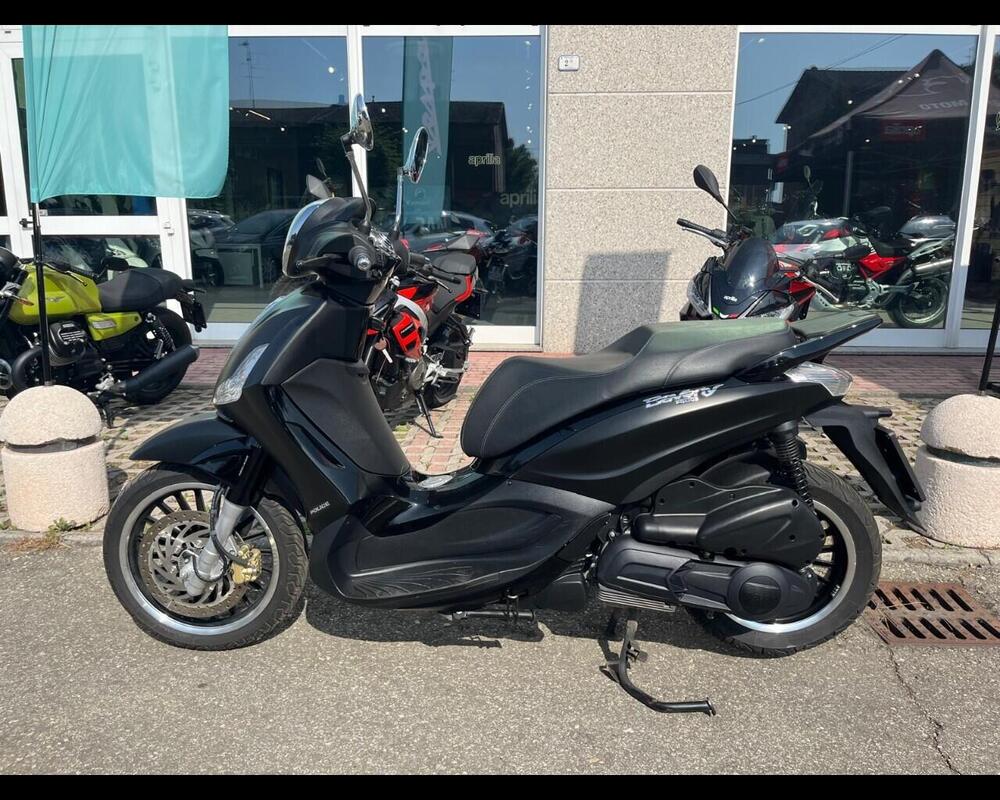 Piaggio Beverly 300 i.e. Police ABS-ASR (2017 - 20) (8)