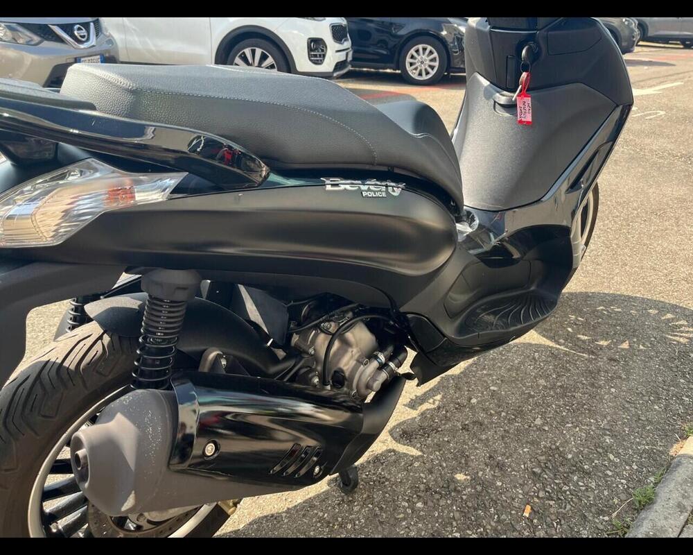 Piaggio Beverly 300 i.e. Police ABS-ASR (2017 - 20) (11)