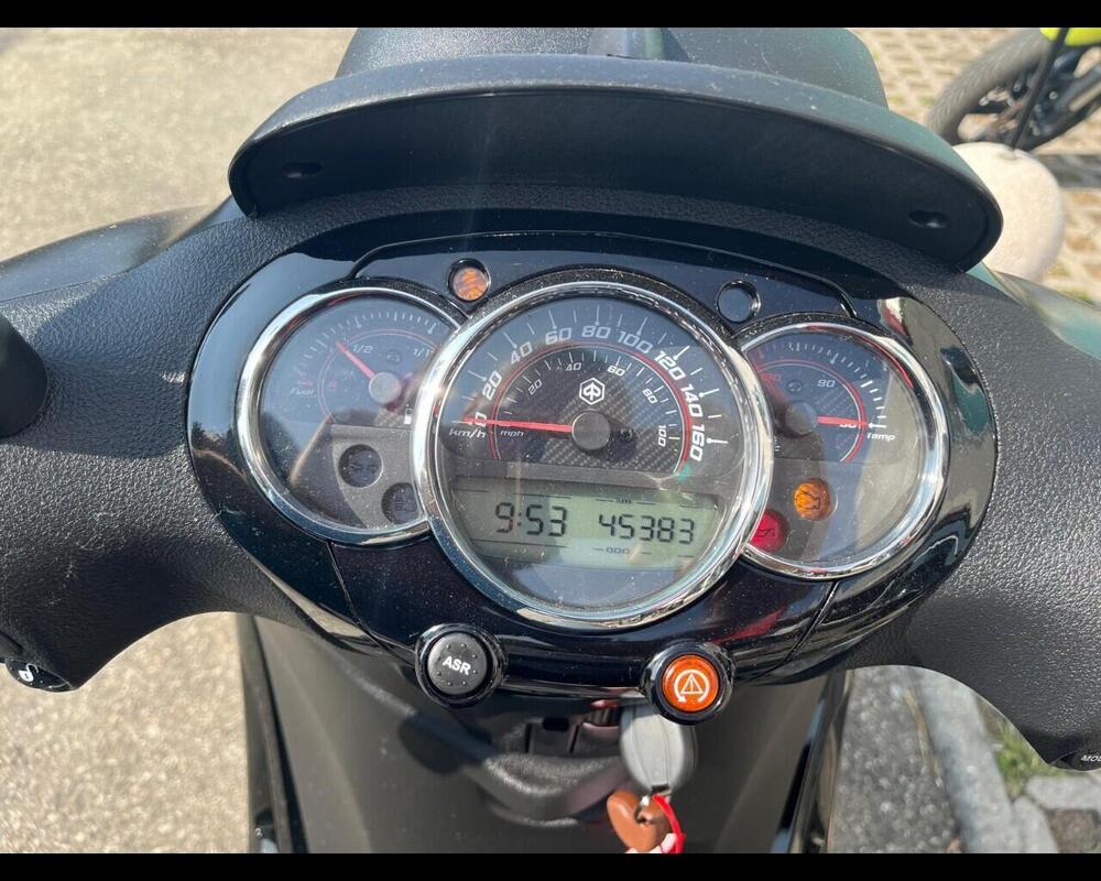 Piaggio Beverly 300 i.e. Police ABS-ASR (2017 - 20) (14)