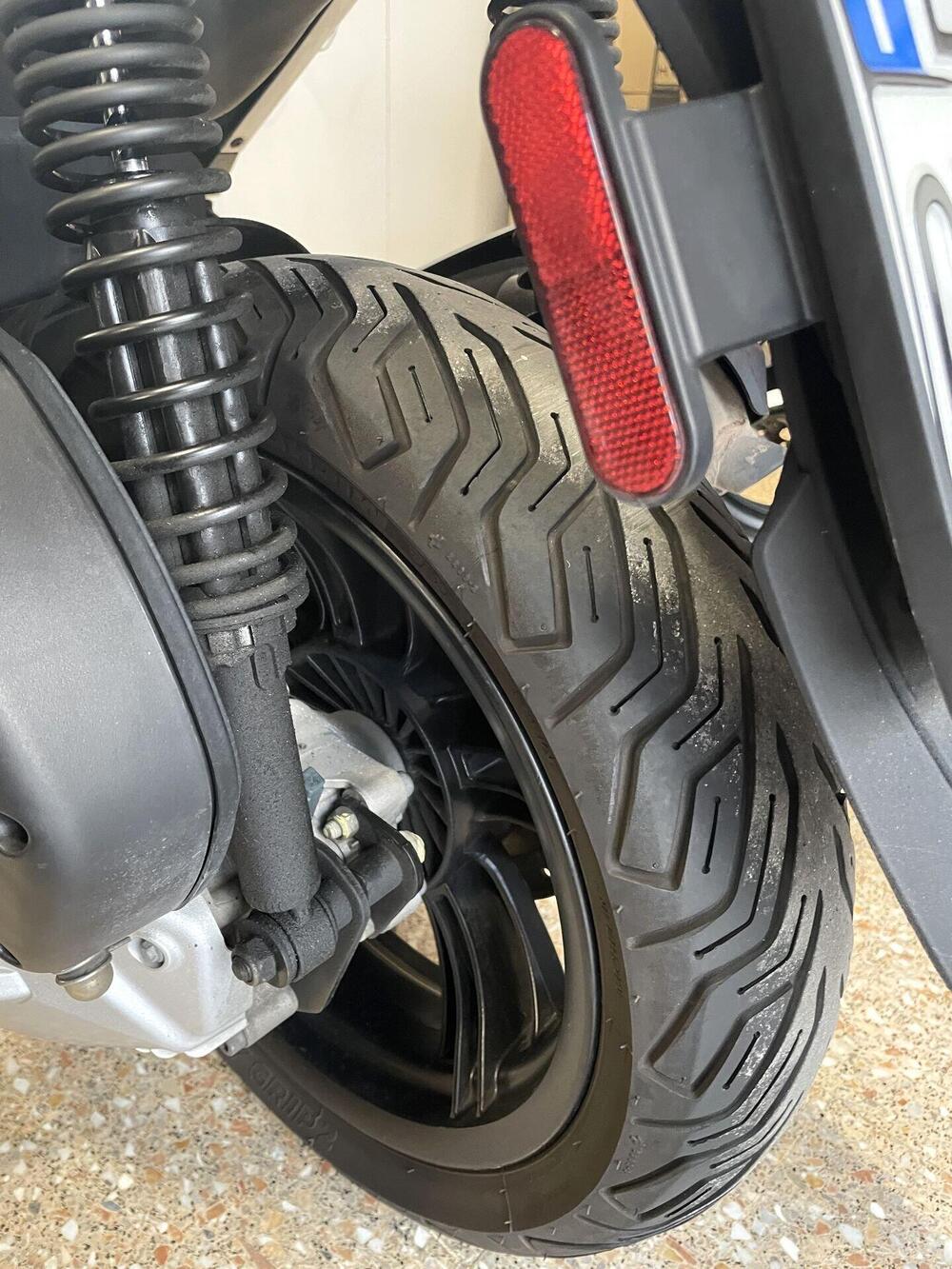 Piaggio Mp3 300 ie Sport/Business (2018 - 19) (6)