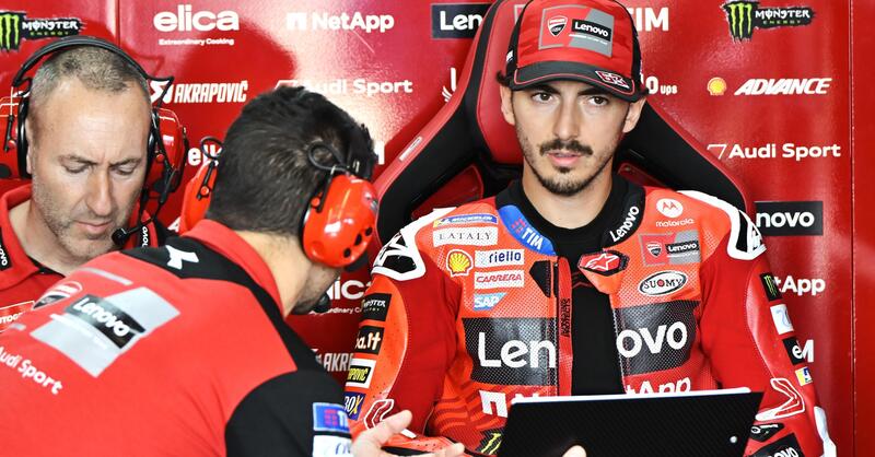 MotoGP 2025. GP di Spagna ad Aragon. Pecco Bagnaia: &quot;Marc Marquez guida la GP25 sottosterzando, a me non riesce. Forcella nuova? Differenza quasi nulla&quot;