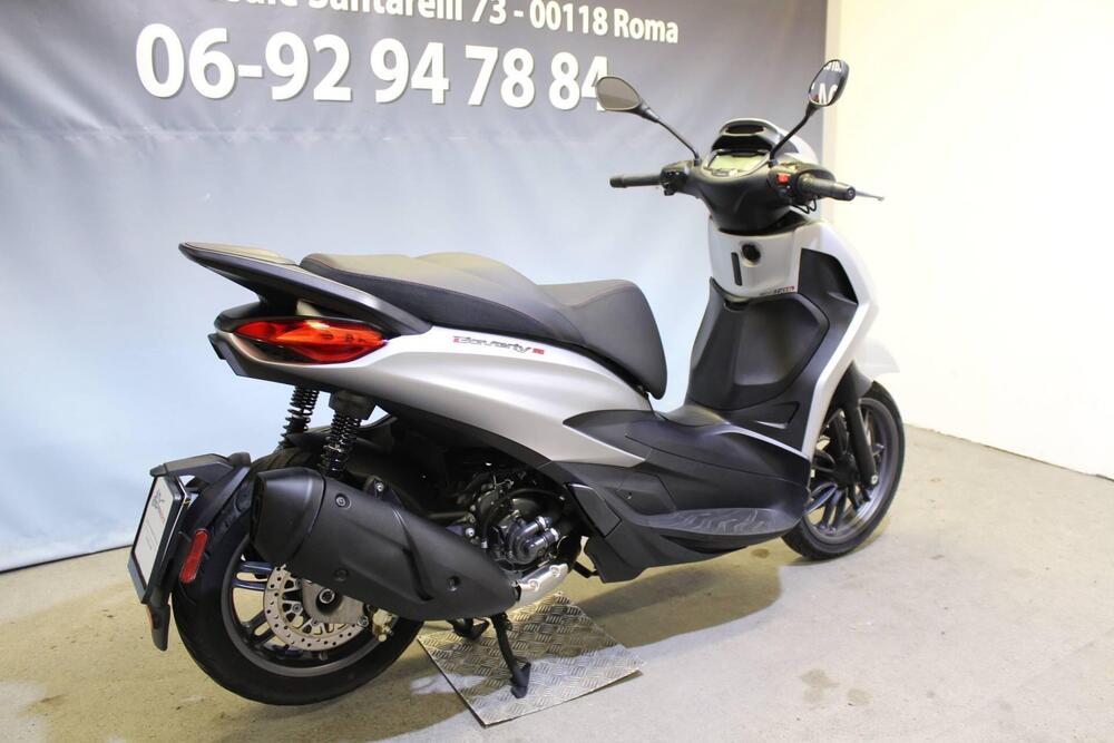 Piaggio Beverly 300 Hpe (2021) (4)