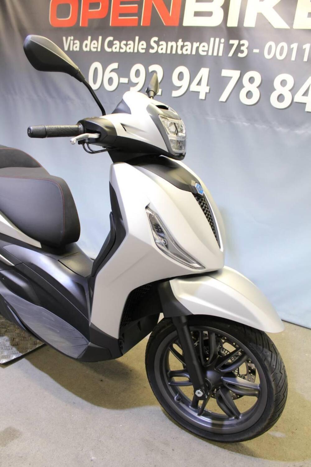 Piaggio Beverly 300 Hpe (2021) (8)