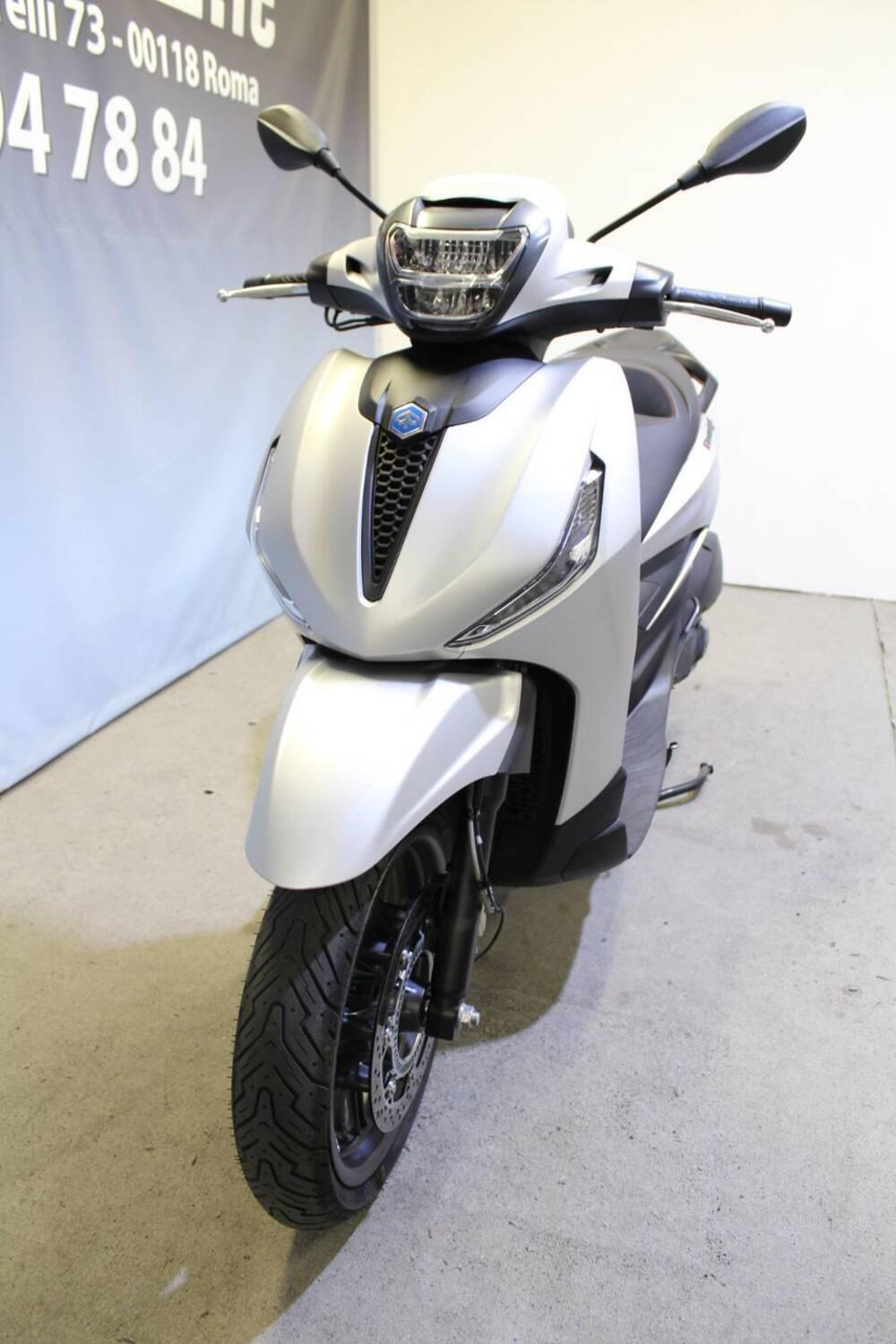 Piaggio Beverly 300 Hpe (2021) (13)