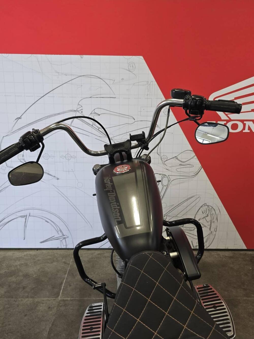 Harley-Davidson 883 (2006 - 07) - XL (5)