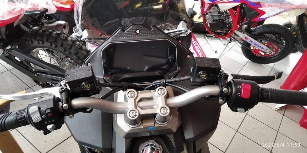 Sym ADX 300 (2024 - 26) (3)