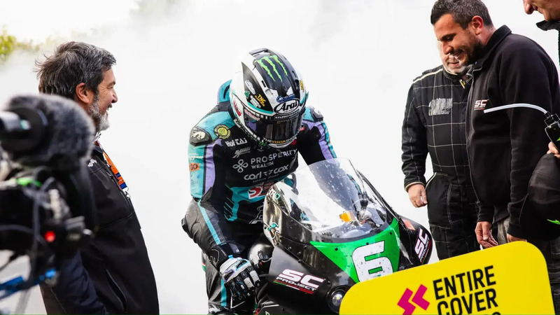 Tourist Trophy 2025: Gara 2 Supertwin a Dunlop, 33 vittorie al TT!