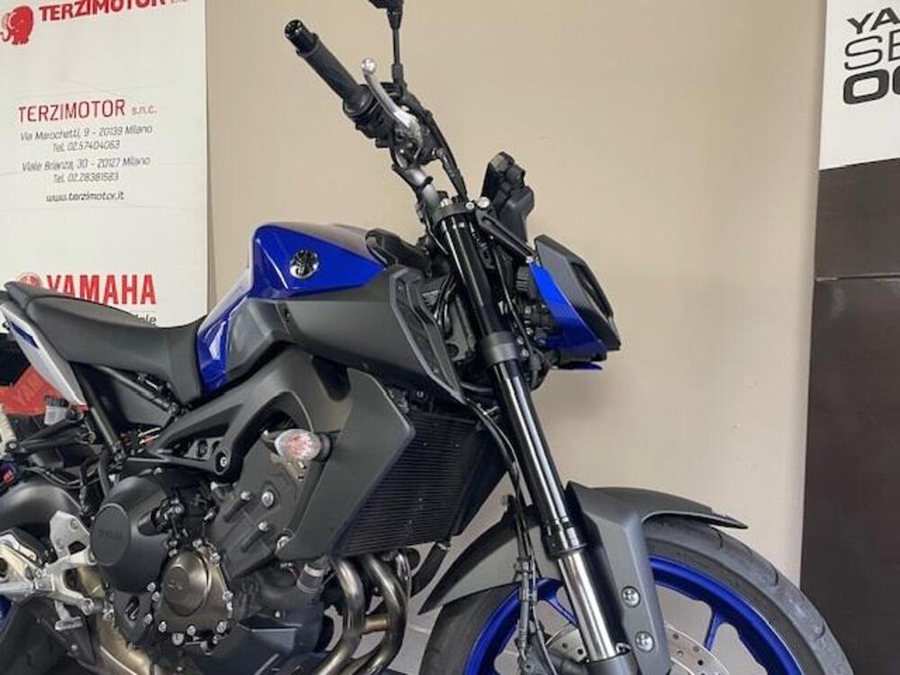 Yamaha MT-09 (2017 - 20) (2)