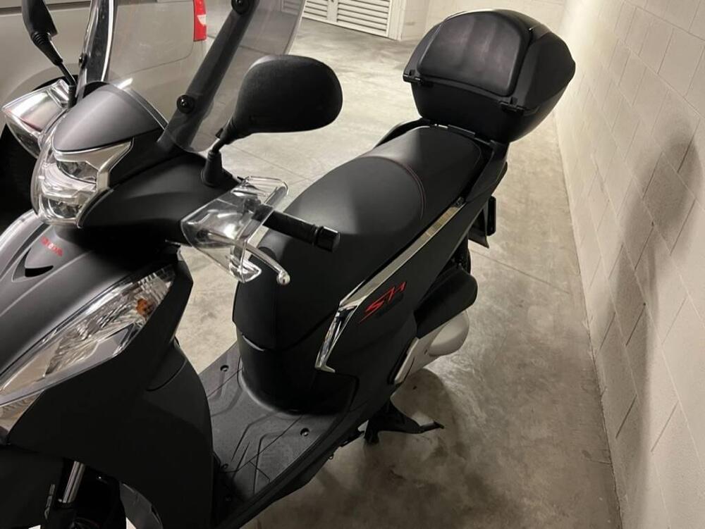 Honda SH 300 i ABS (2016 - 20) (2)