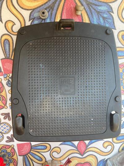 Piastra pi&ugrave; porta baule BMW