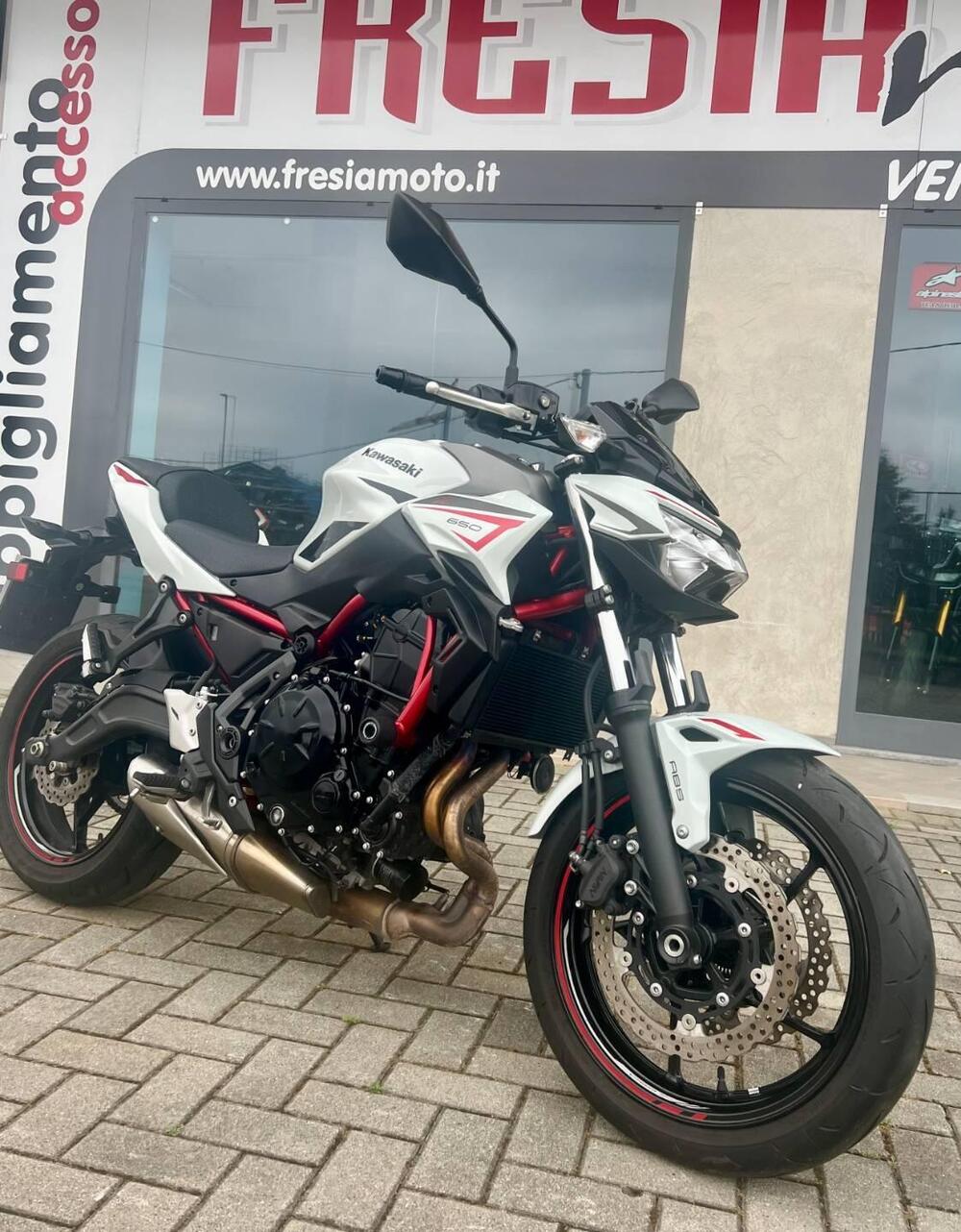 Kawasaki Z 650 (2021 - 24) (2)