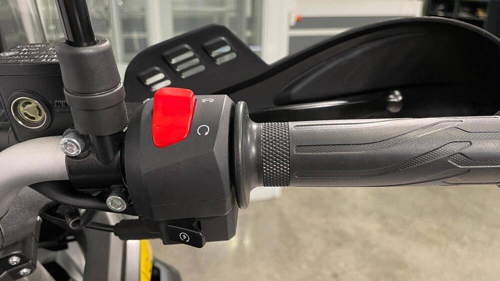 Voge Valico 300 Rally (2022 - 25) (14)