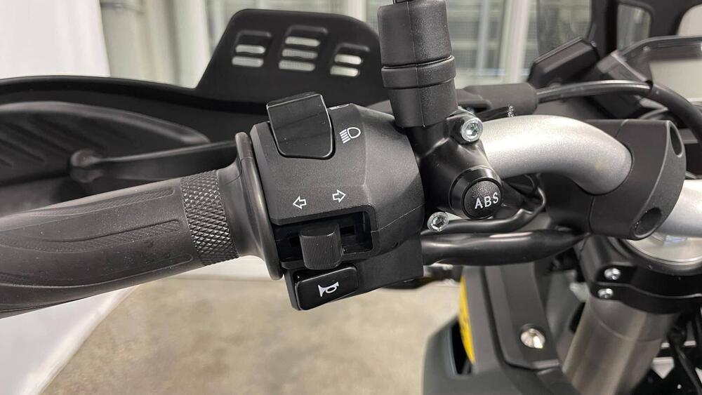 Voge Valico 300 Rally (2022 - 25) (12)