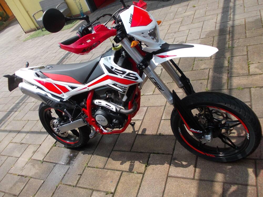 Betamotor RR 125 4T Motard LC (2018 - 20) (5)