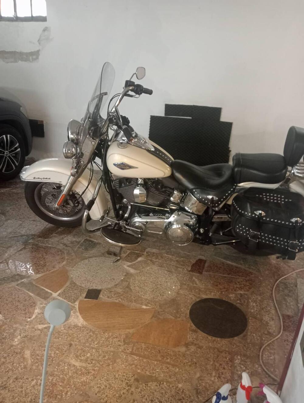 Harley-Davidson 1690 Heritage Classic (2011 - 17) - FLSTC (2)