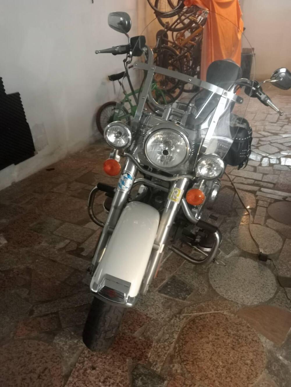 Harley-Davidson 1690 Heritage Classic (2011 - 17) - FLSTC (4)