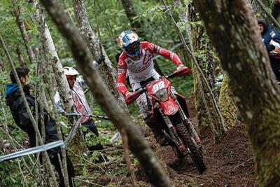 Enduro. Assoluti #8. D2. Bis di Verona. Ancora duello con Pichon. Elgari e Pavoni Campioni 