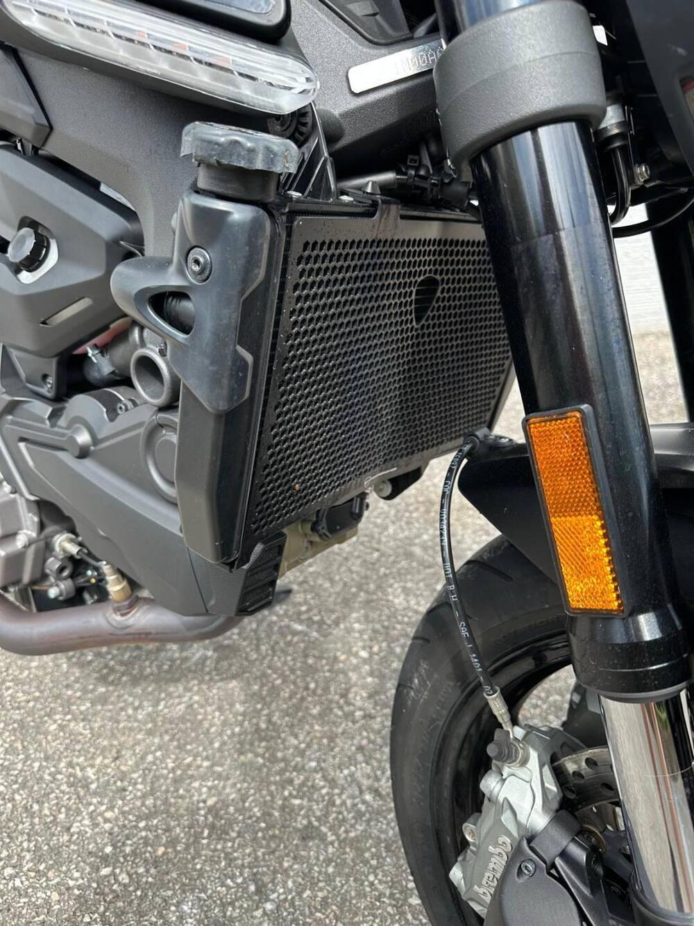 Ducati Monster 937 + (2021 - 25) (5)