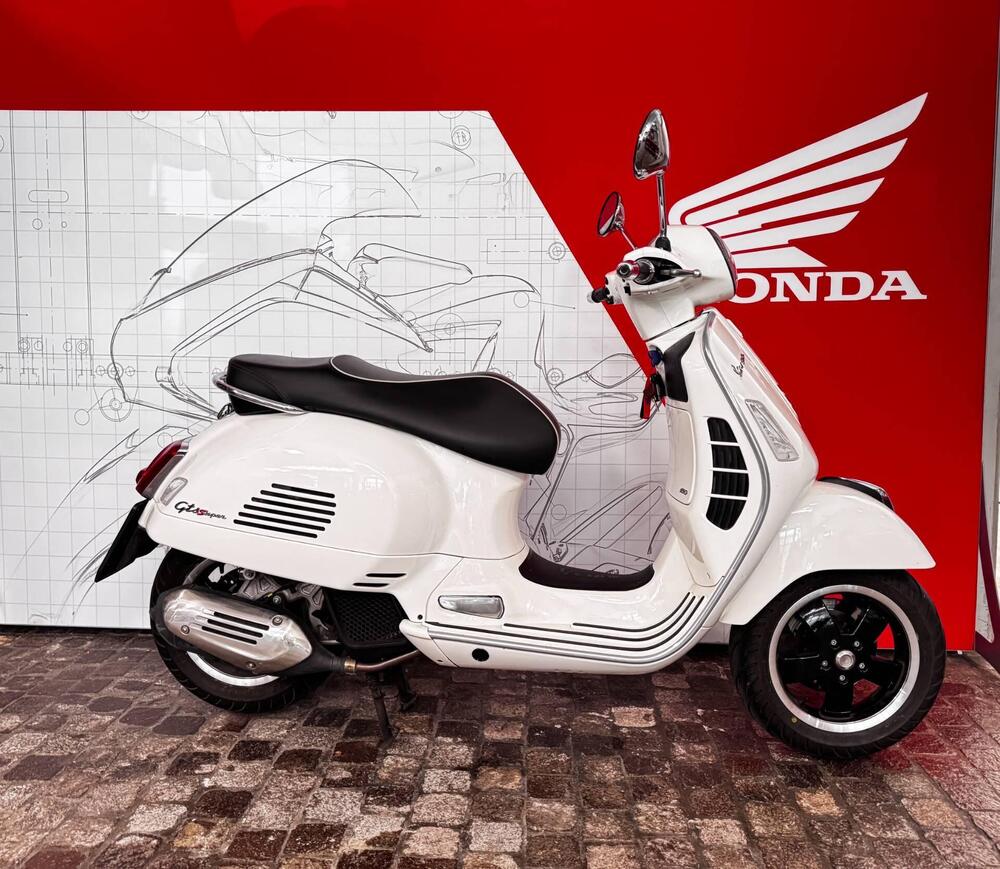 Vespa GTS 150 Super ie (2017 - 19) (2)