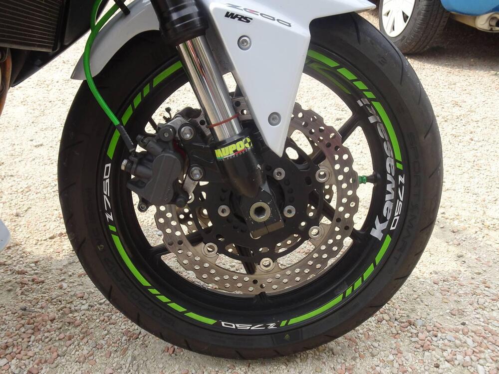 Kawasaki Z 750 (2007 - 14) (16)