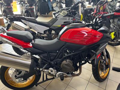 QJ Motor SRT 700 SX (2025) nuova