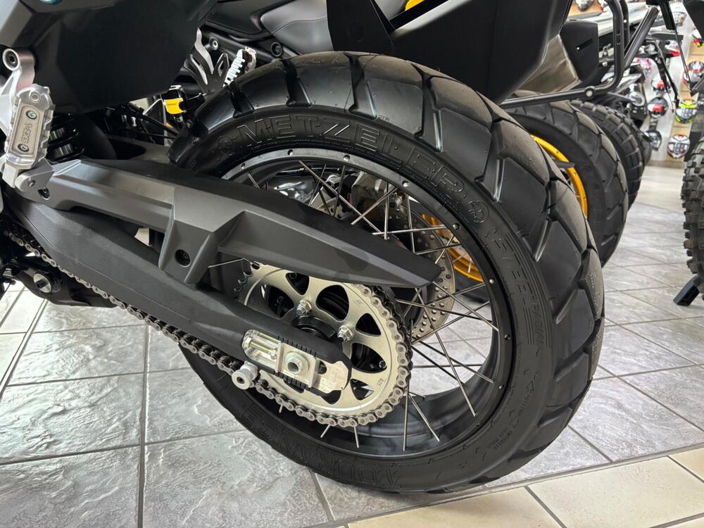 QJ Motor SVT 650 X (2024) (7)