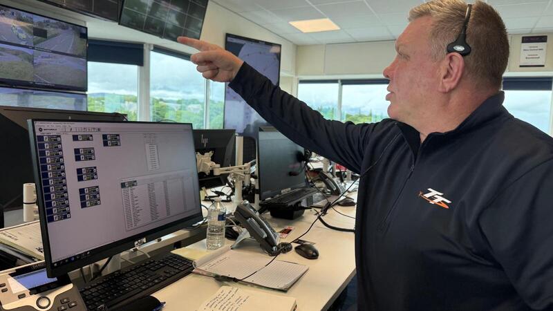 L&#039;uomo pi&ugrave; potente del Tourist Trophy: intervista esclusiva a Gary Thompson - Clerk of the Course [VIDEO]