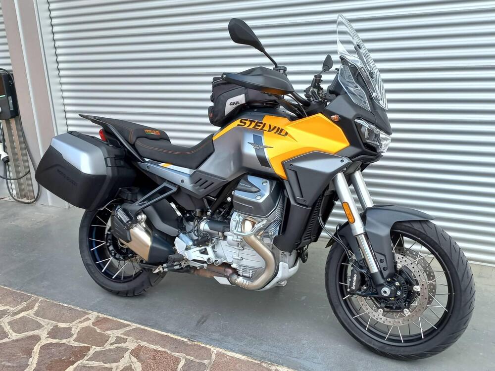 Moto Guzzi Stelvio (2024 - 25) (3)