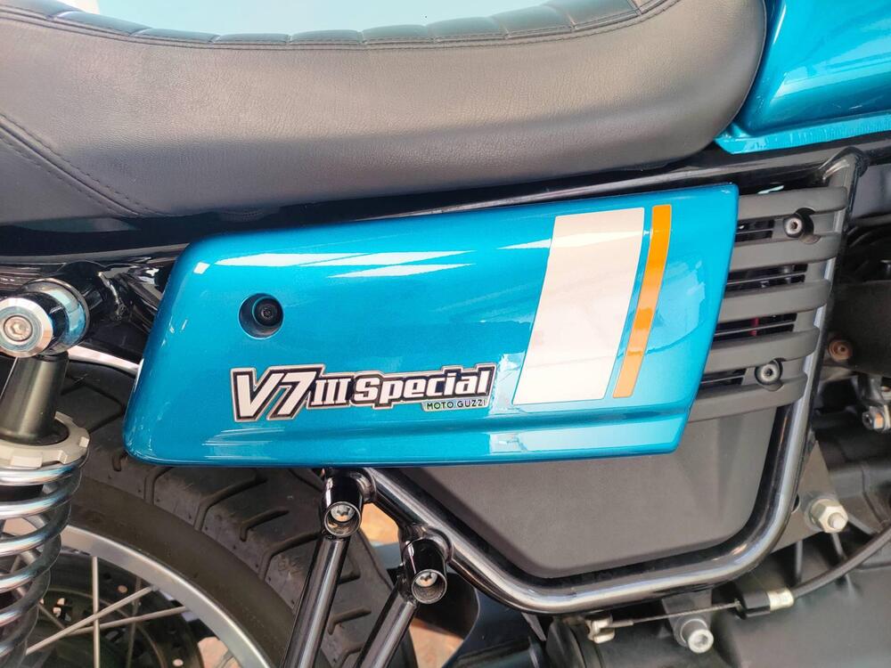 Moto Guzzi V7 III Special (2017 - 20) (9)