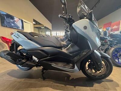 Yamaha X-Max 300 Tech Max (2025) nuova