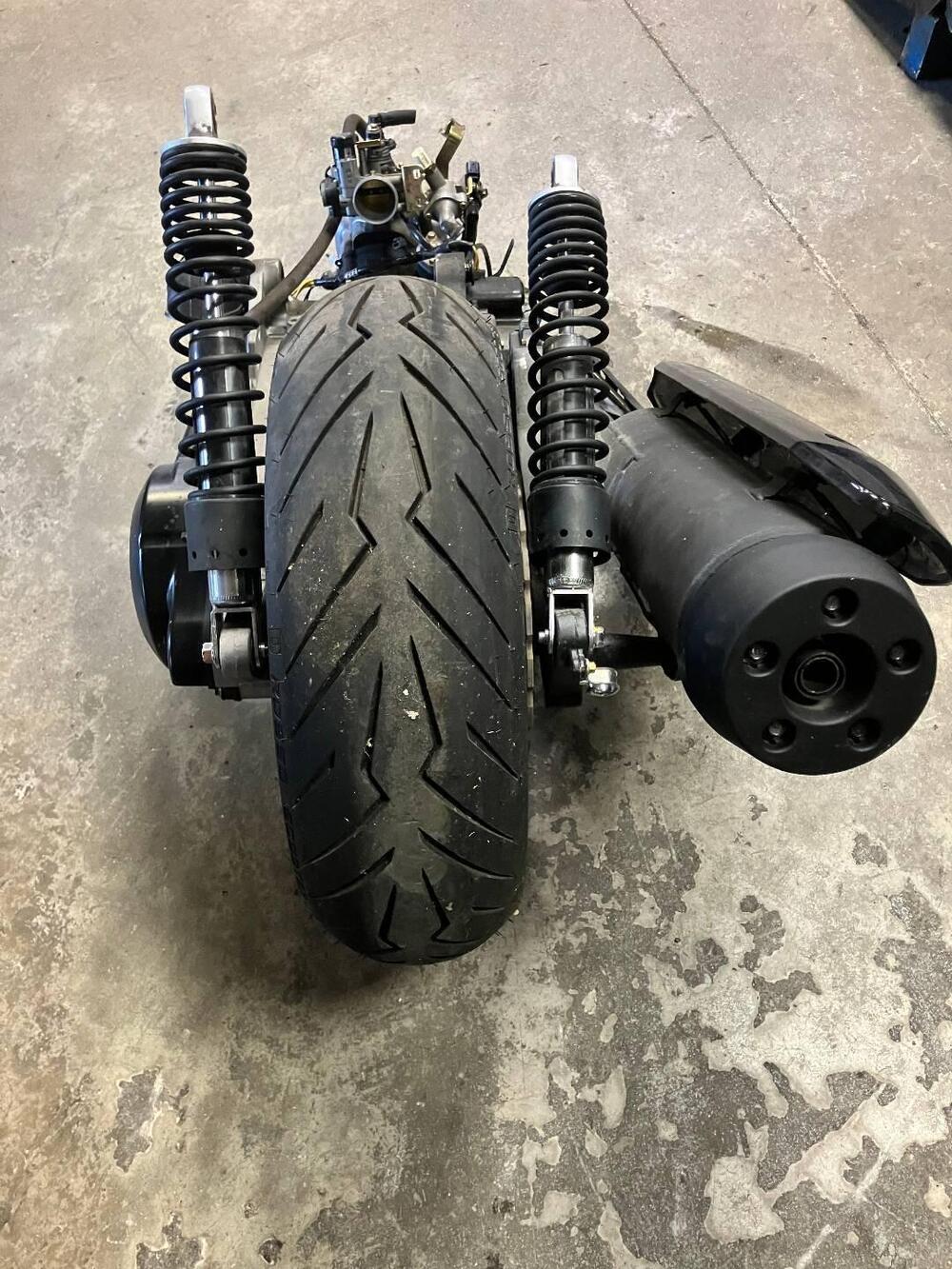 Motore Kymco Xciting 300 (2)