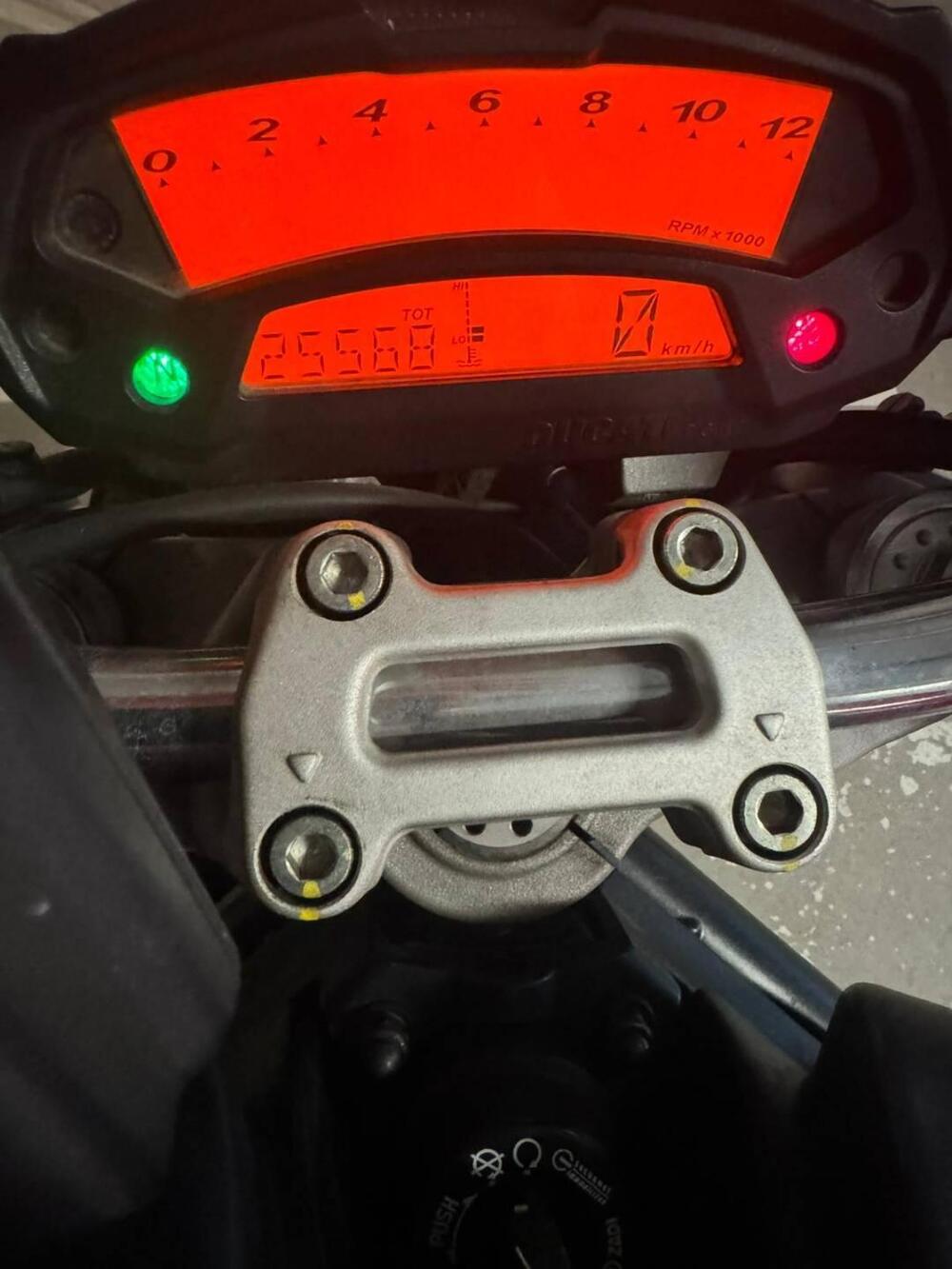 Ducati Monster 696 Plus (2007 - 14) (9)