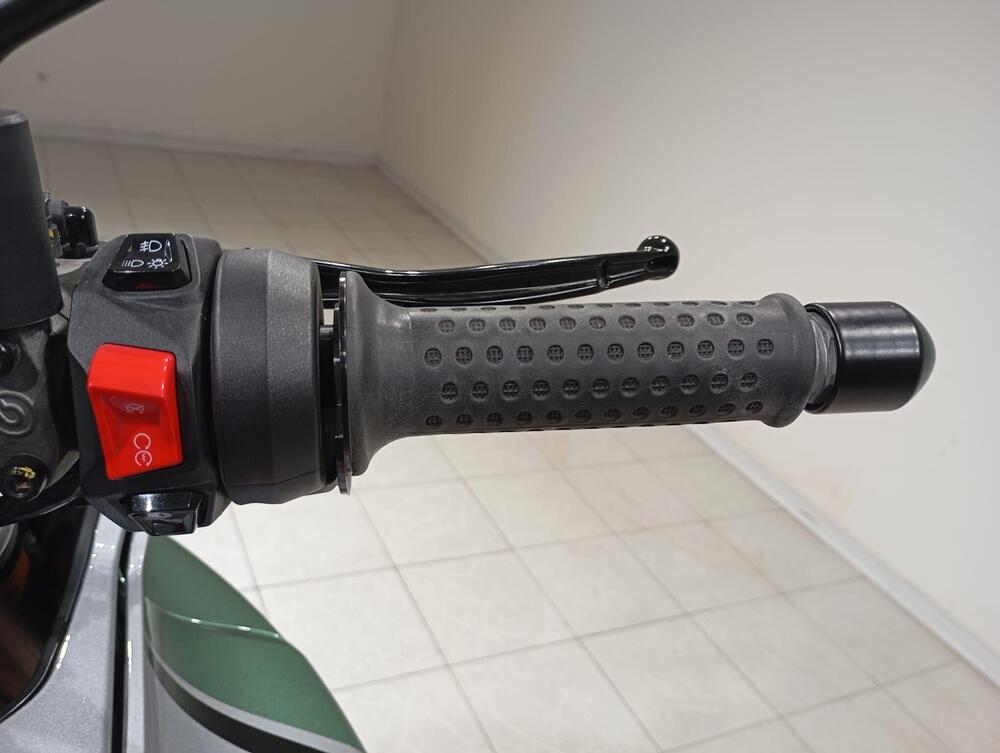 Moto Guzzi V100 Mandello S (2022 - 24) (9)