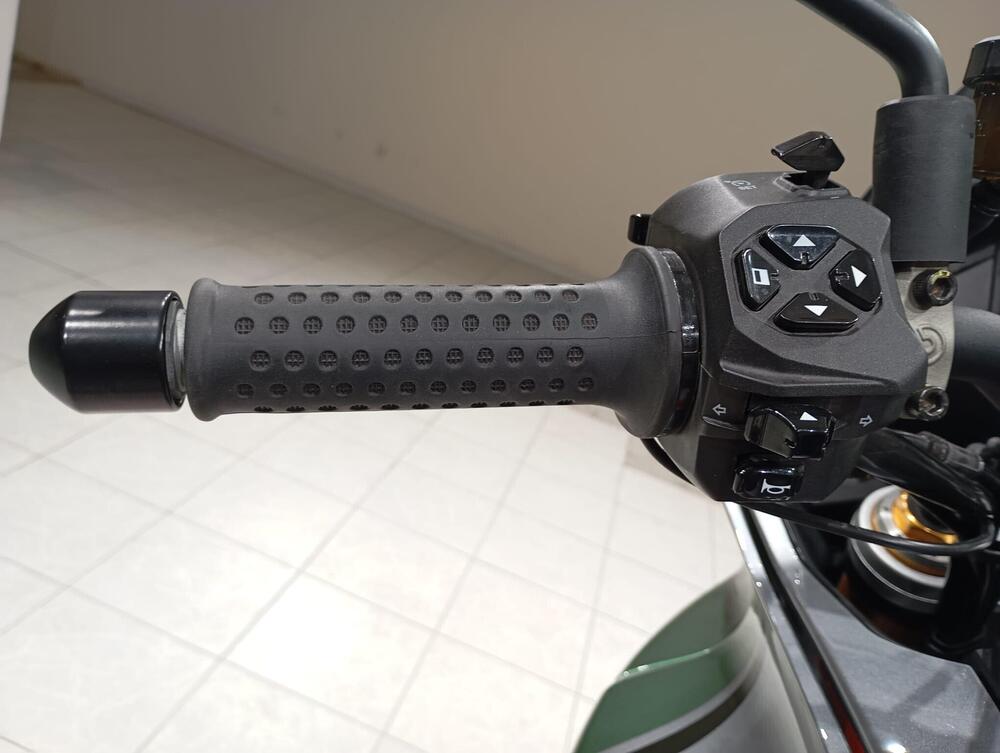 Moto Guzzi V100 Mandello S (2022 - 24) (8)