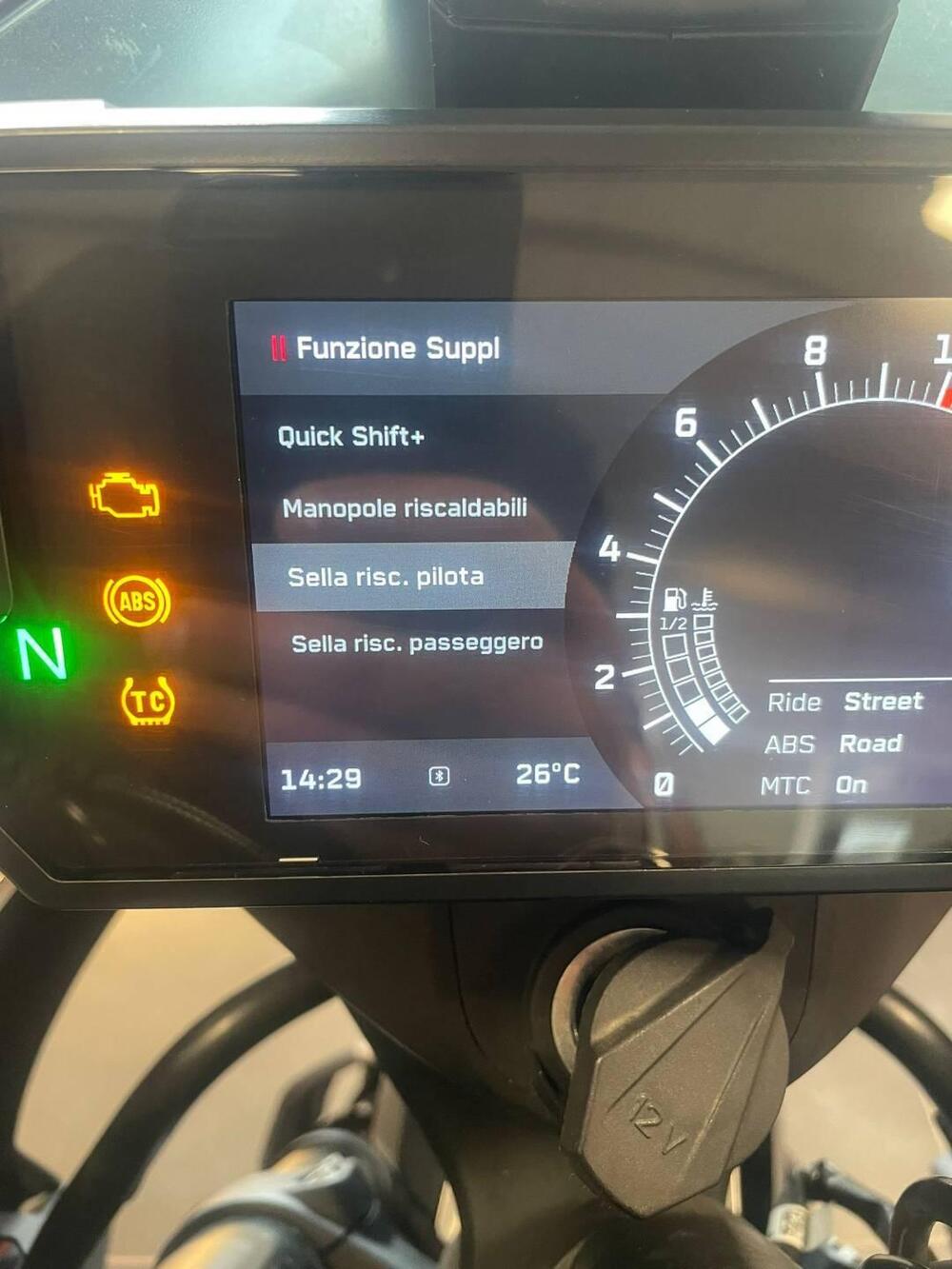 KTM 890 Adventure (2022) (11)